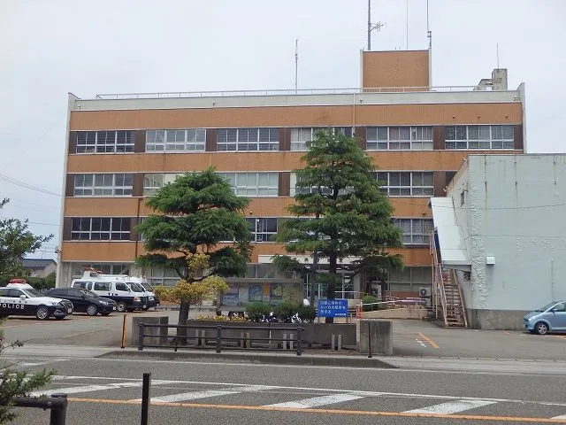 高岡警察署 高岡警察署
